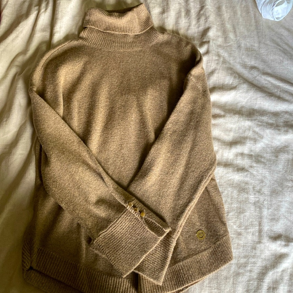 Size M Michael Kors Turtle neck sweater